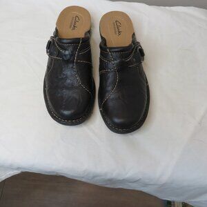 Clarks Bendables Black Leather Slip On Clogs